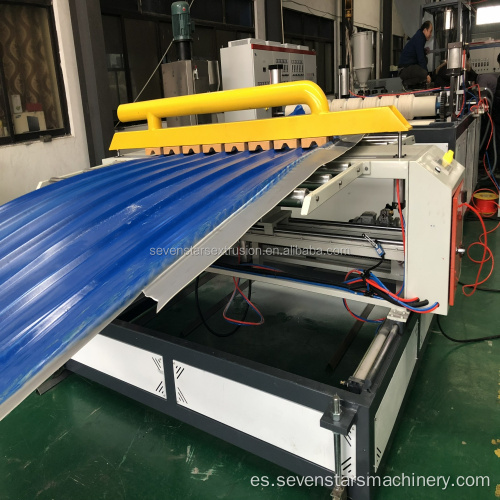 Línea de máquina de producción de baldosas de techo antienvejecimiento corrugadas de alto rendimiento PVC